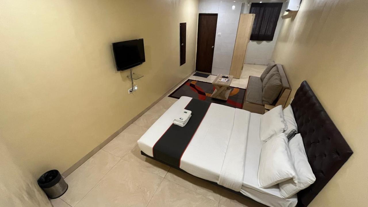 U Life Hotel Βομβάη Εξωτερικό φωτογραφία