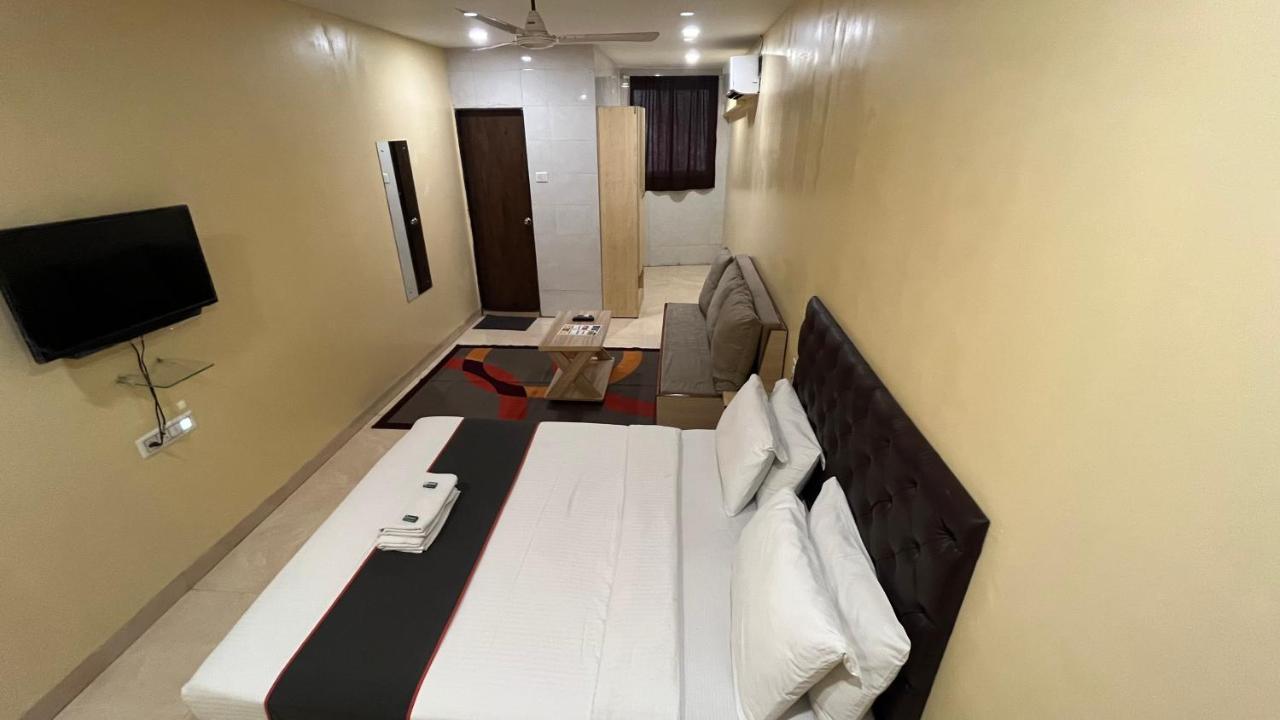 U Life Hotel Βομβάη Εξωτερικό φωτογραφία