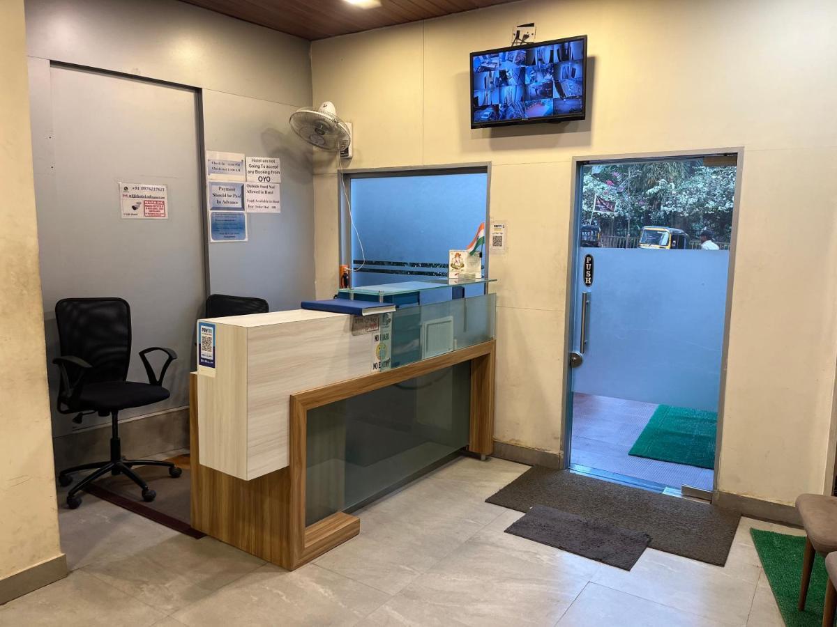 U Life Hotel Βομβάη Εξωτερικό φωτογραφία
