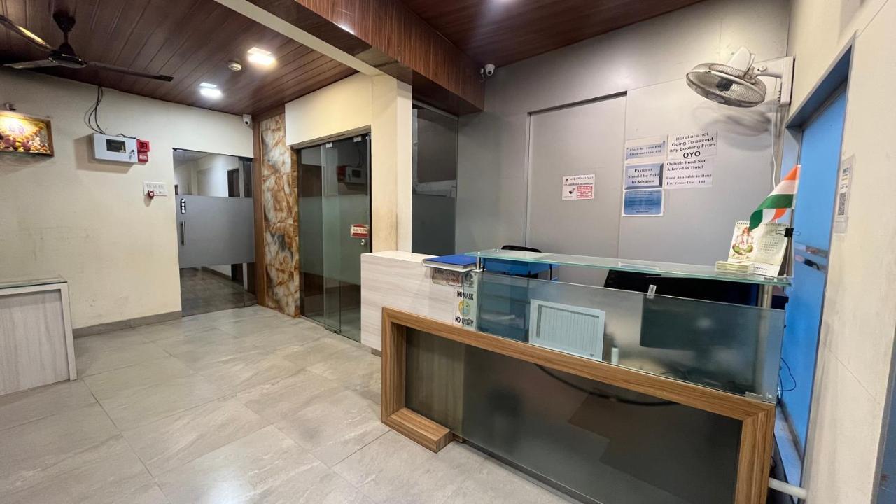 U Life Hotel Βομβάη Εξωτερικό φωτογραφία
