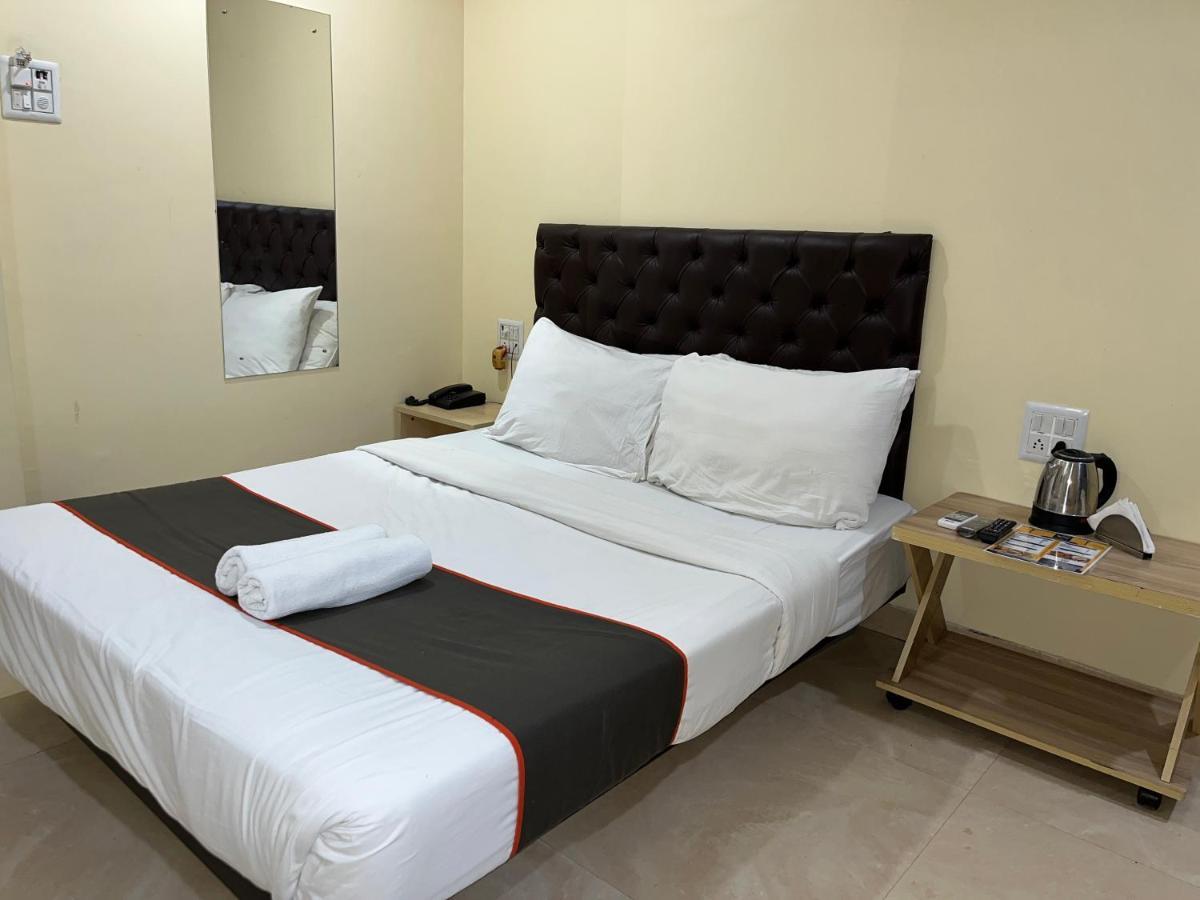 U Life Hotel Βομβάη Εξωτερικό φωτογραφία
