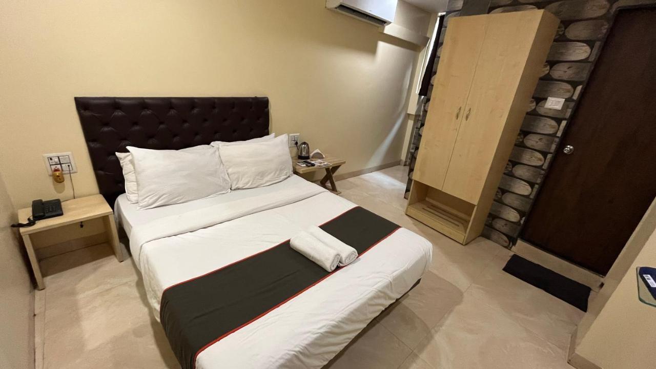 U Life Hotel Βομβάη Εξωτερικό φωτογραφία